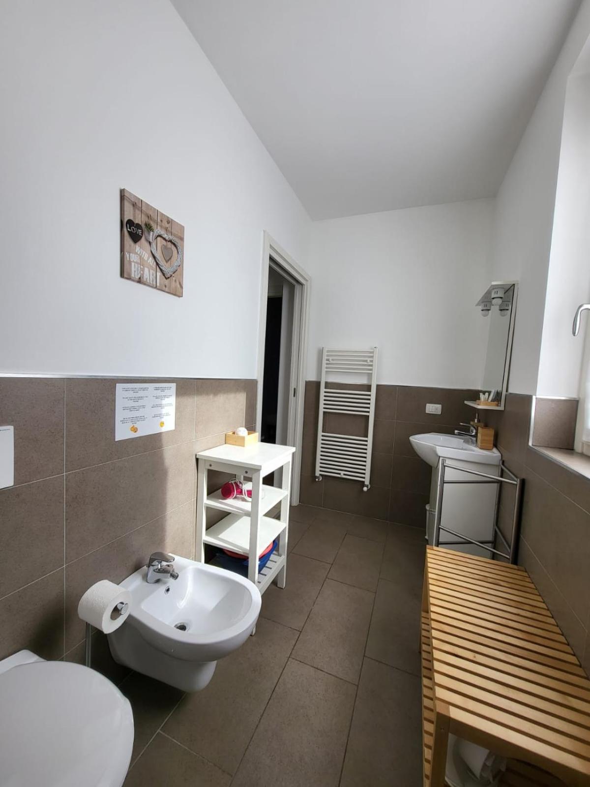 Red Apartment - Residenza Silvana Вербания Екстериор снимка