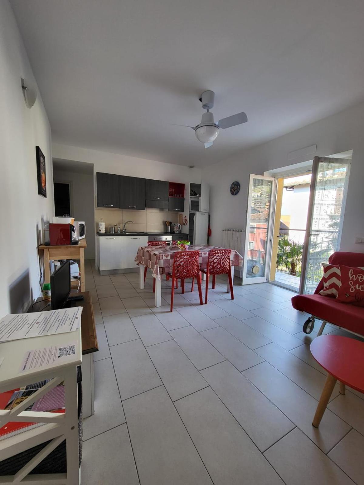 Red Apartment - Residenza Silvana Вербания Екстериор снимка